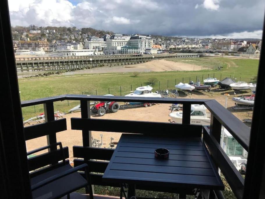 Le Cocooning-Studio Deauville Marina Avec Terrasse Vue Mer Et Plage Экстерьер фото
